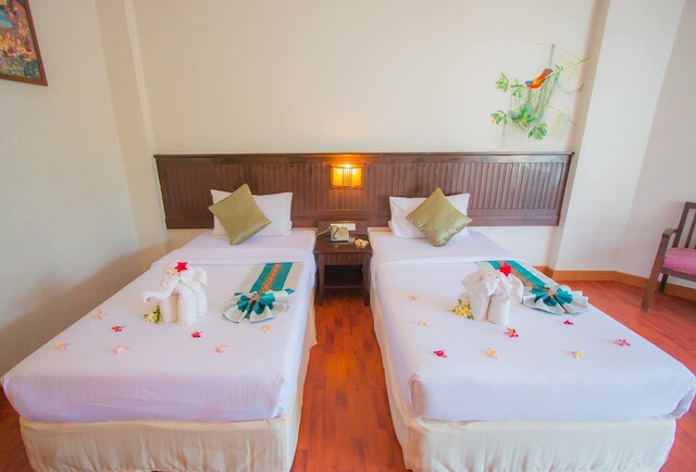 ファイ ファイ アイランド カバナ ホテル