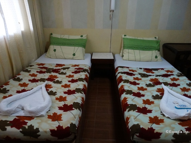 シロン ビジネスマンズ イン