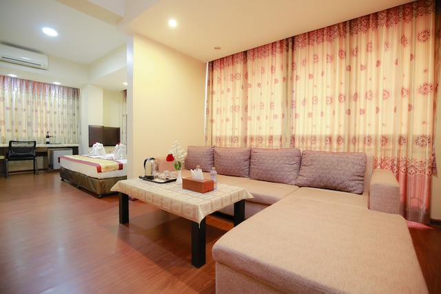 グレース トレジャー ホテル