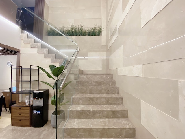 ザ ラックス ホテル