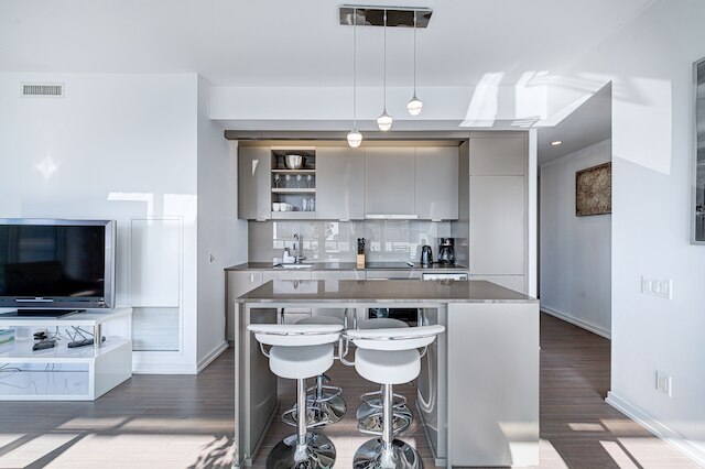 ベルベット ステイズ – エンターテインメント ディストリクト