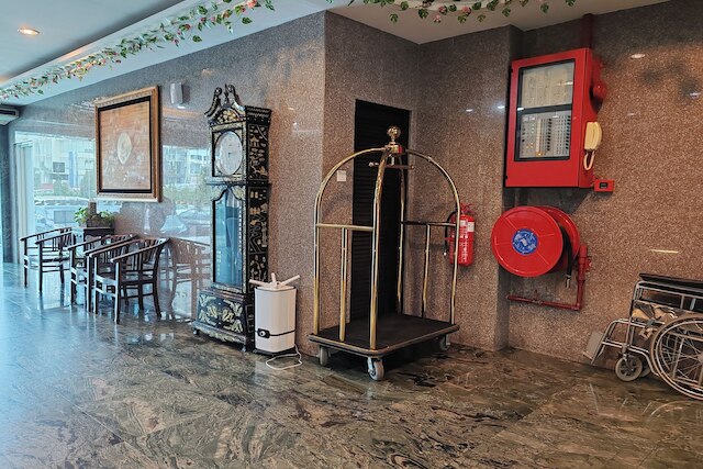 ホテル スリ プチョン