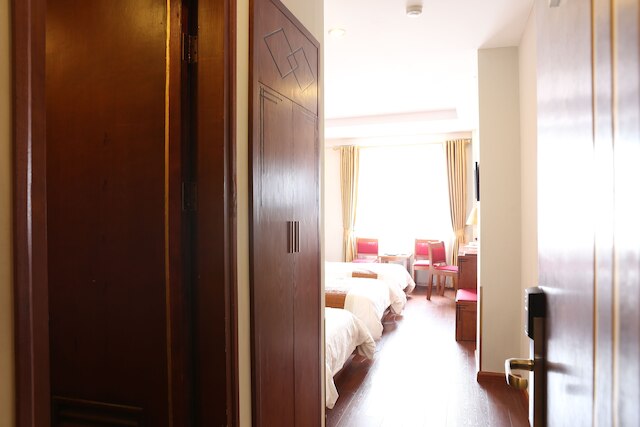 ファースト エデン ホテル