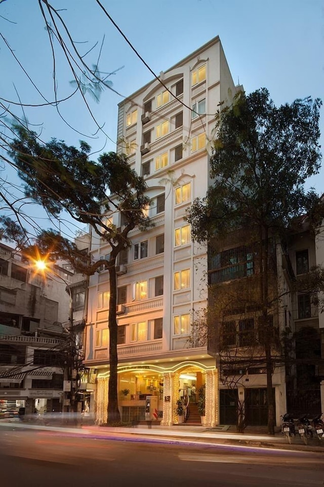 ファースト エデン ホテル