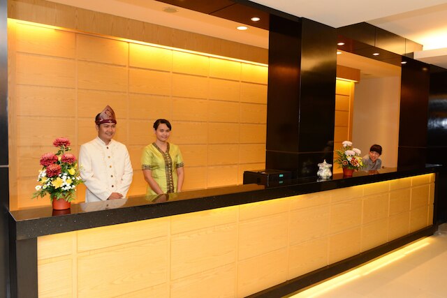 エミリア ホテル バイ アメイジング