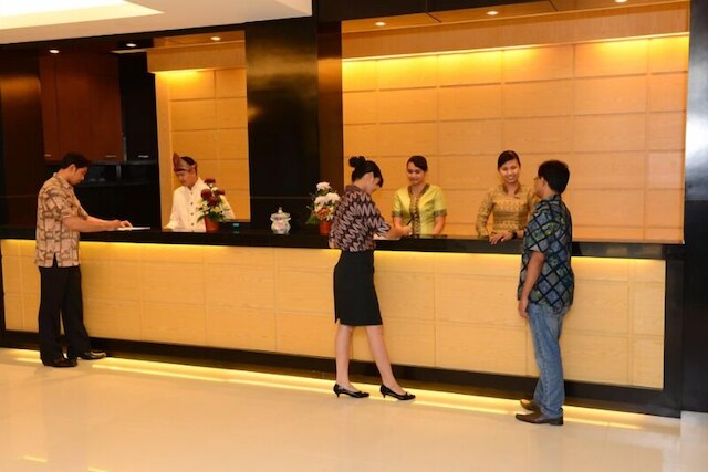 エミリア ホテル バイ アメイジング