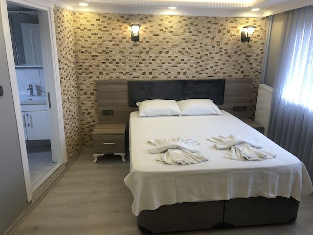 エミール ホテル