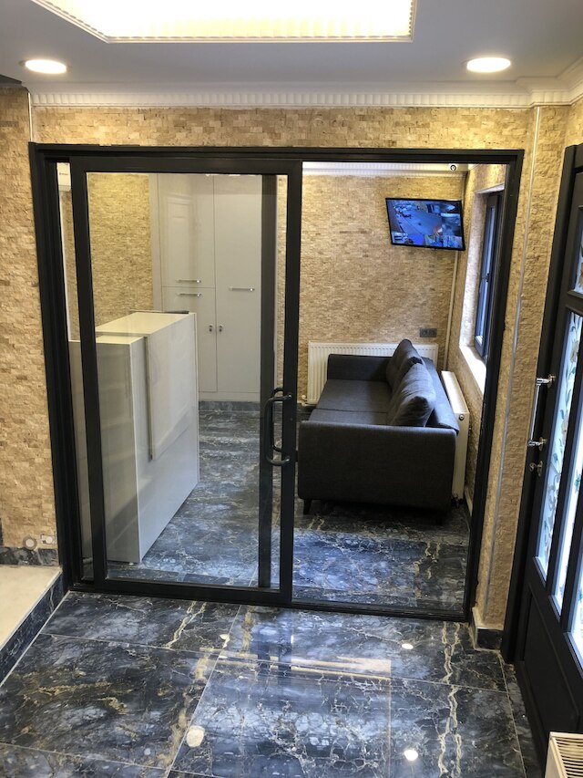 エミール ホテル