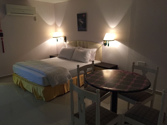 ラジャ イン ホテル