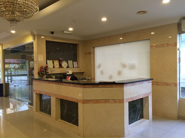 ラジャ イン ホテル