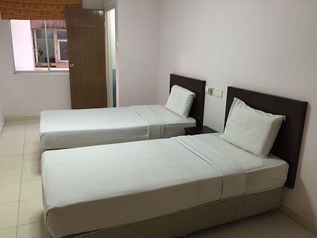 ラジャ イン ホテル