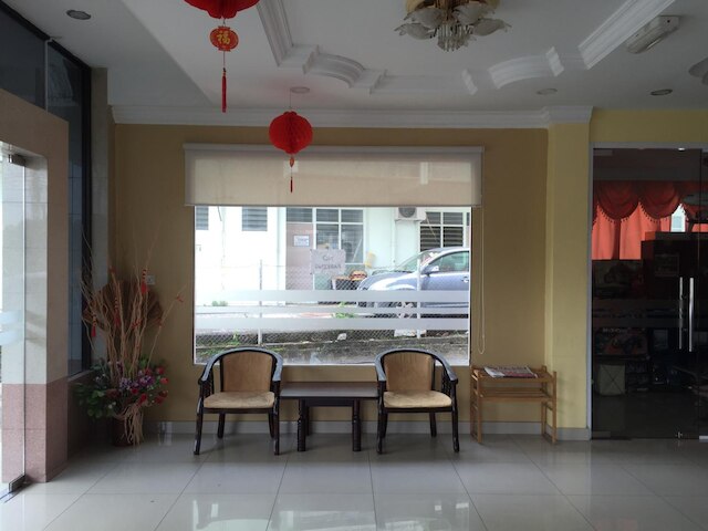 ラジャ イン ホテル