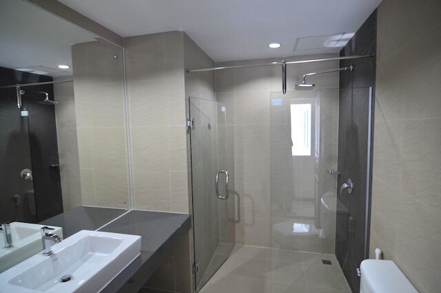 ホワイト イン ノーンカーイ ホテル