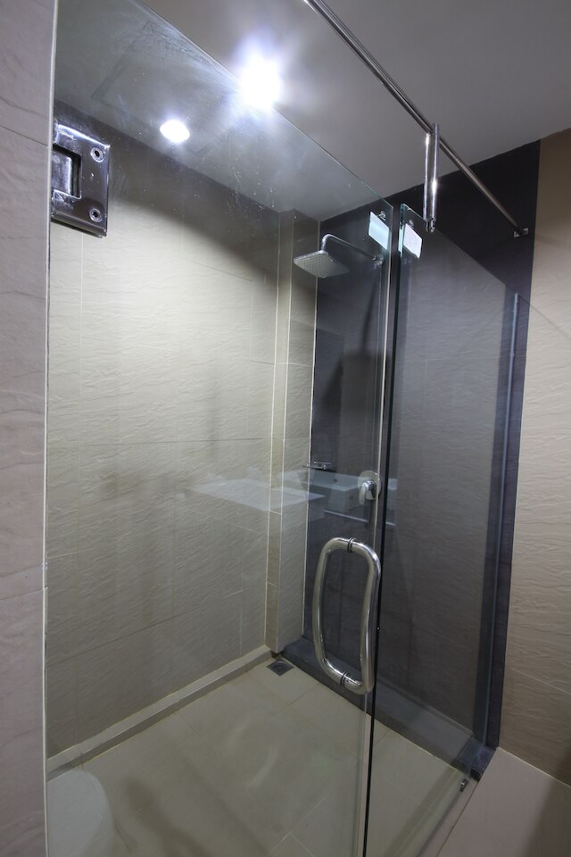 ホワイト イン ノーンカーイ ホテル