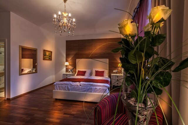 リトル キング ホテル U マルバゼ