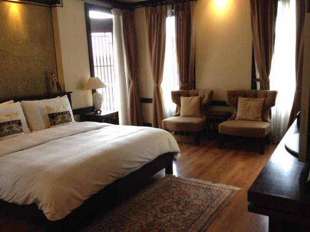 バーン タザラ エクスクルーシブ レジデンス