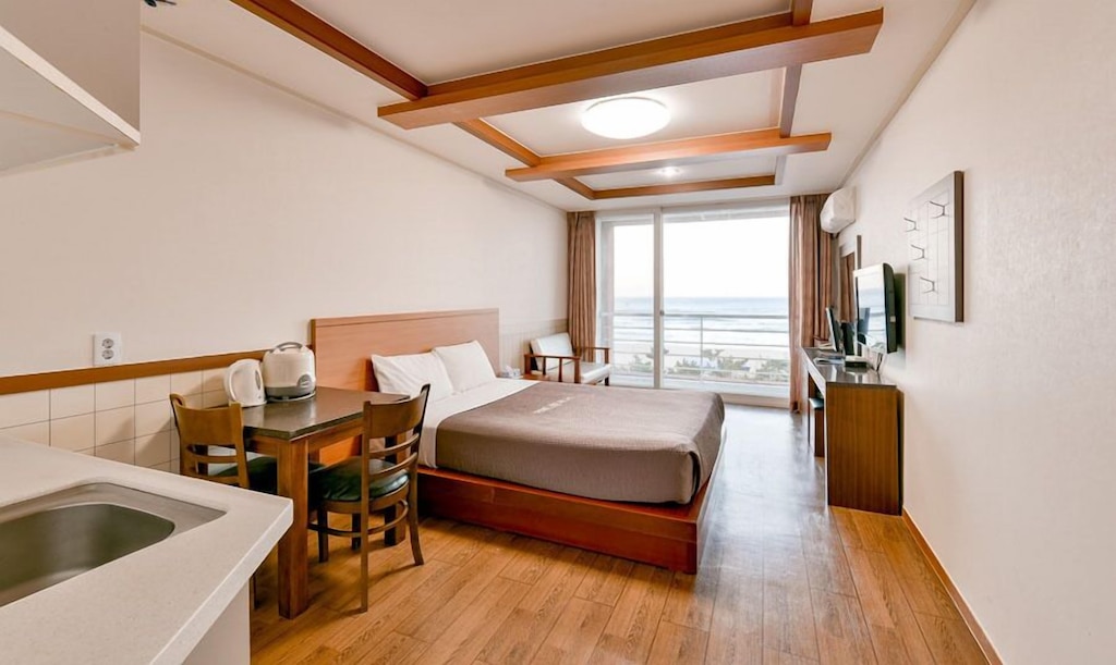 パイン ビーチ コンドテル