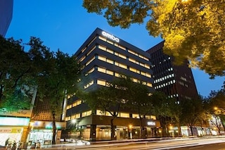 アンバ台北中山ホテル (台北中山意舍酒店)