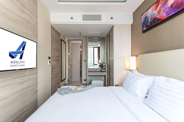 アデルフィ フォーティーナイン