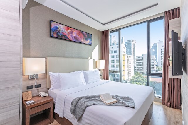 アデルフィ フォーティーナイン