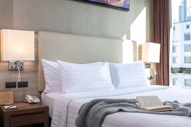 アデルフィ フォーティーナイン