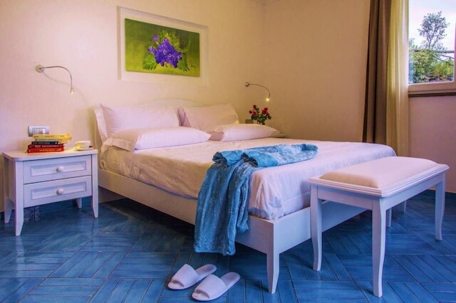 テヌタ ソロミタ