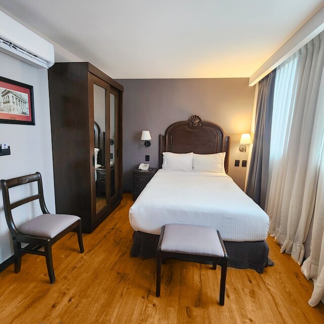 カナダ セントラル & ルーフトップ