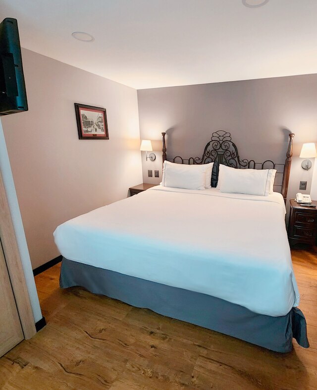 カナダ セントラル & ルーフトップ