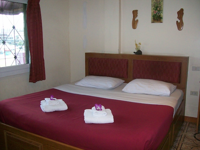 チャイヤプーン イン