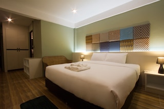 アット イーズ ビジョウ プレース