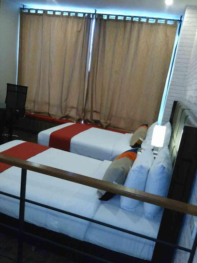 ラチャダ ポイント ホテル