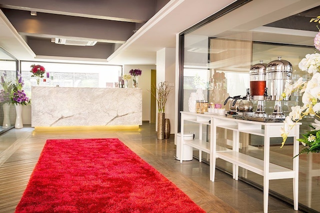 ラチャダ ポイント ホテル