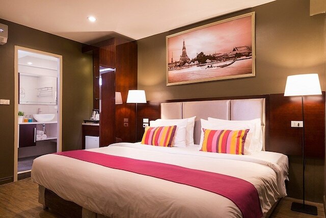 ラチャダ ポイント ホテル