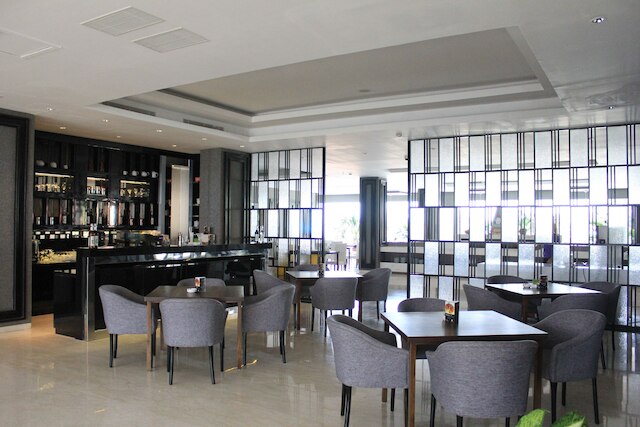 グランド メルキュール ソロ バル