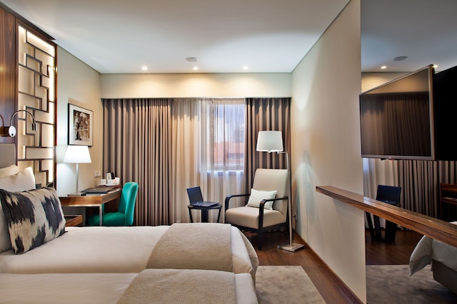 トゥリム サルダナ ホテル