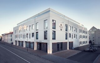 スカッジ ホテル バイ ケアホテルズ