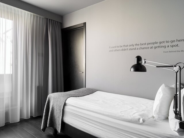 スカッジ ホテル バイ ケアホテルズ