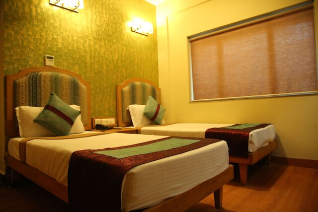 ホテル サディッシュ タワー