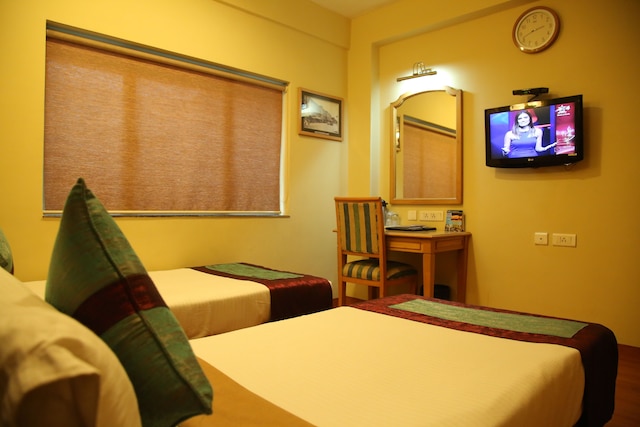 ホテル サディッシュ タワー