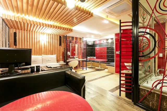 コアム ツーリスト ホテル