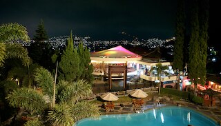 プルナマ ホテル