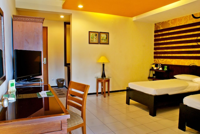 プルナマ ホテル