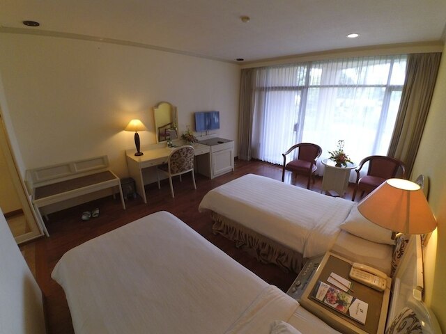 プルナマ ホテル