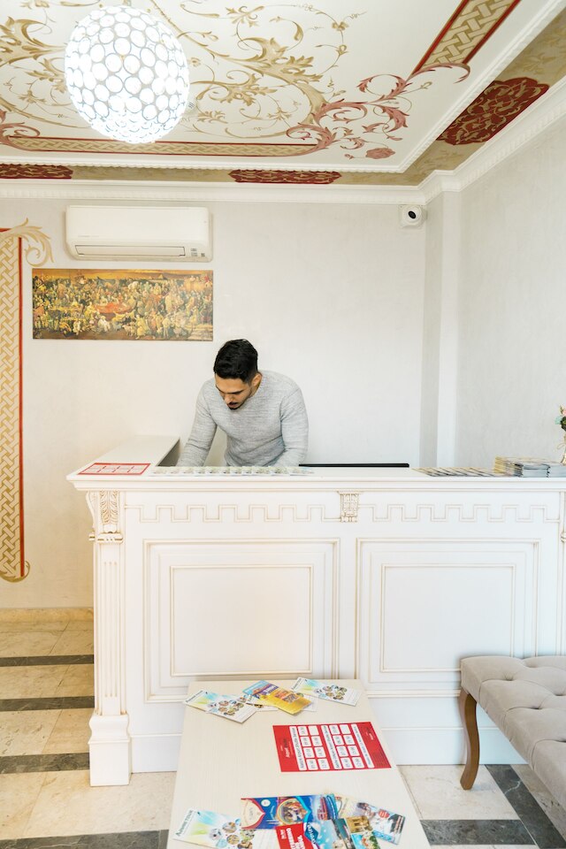 アタム スイーツ & アパート