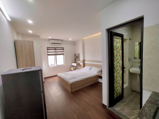 エラ アパートメント ハム ロング