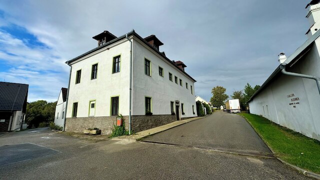 ファミリー アパートメンツ チェルニツェ