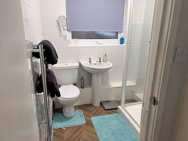 キングベッドズ リバプールシティ フリーパーキング ウィズ 洗濯機 ファストWiFi