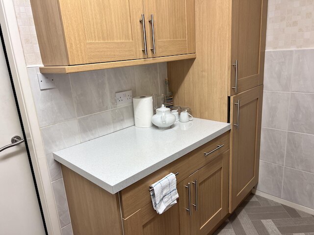 キングベッドズ リバプールシティ フリーパーキング ウィズ 洗濯機 ファストWiFi