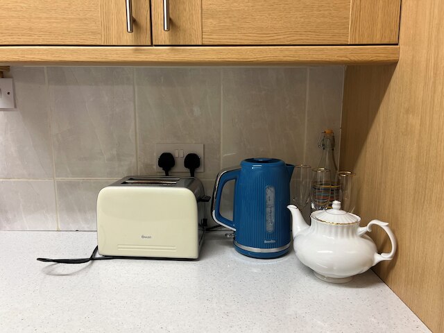 キングベッドズ リバプールシティ フリーパーキング ウィズ 洗濯機 ファストWiFi