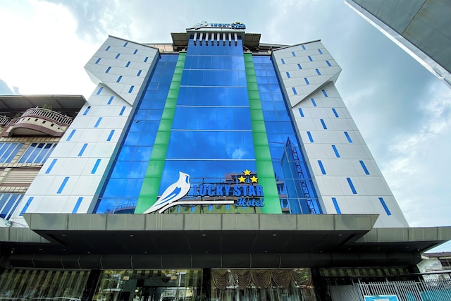 ラッキー スター ホテル ニア ハーバー ベイ バタム